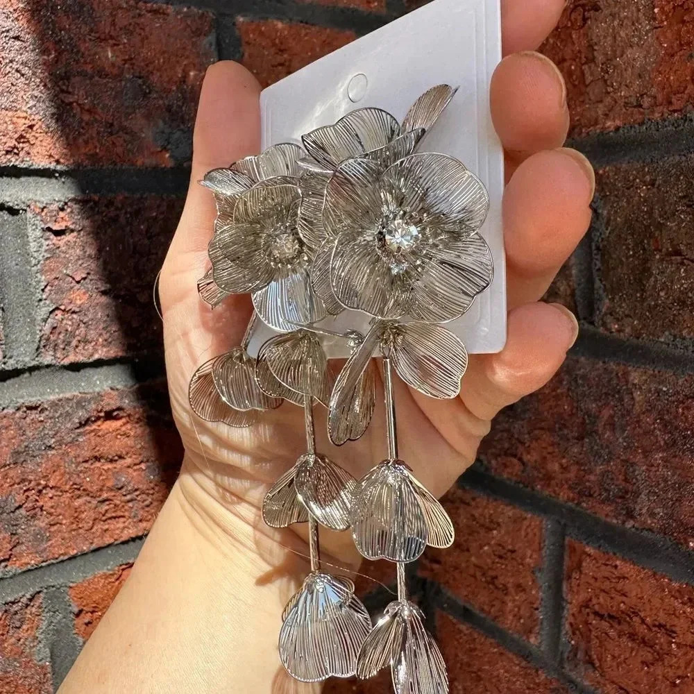 Zara Kate Middleton Famous Cascading Floral Earrings - Picture 13 of 16